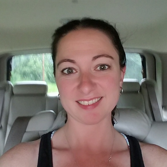 Meet your Posher, Bobbie jo - Picture 3 of 3